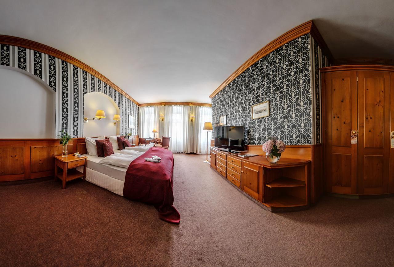 Akzent Hotel Goldner Hirsch Каменц Экстерьер фото