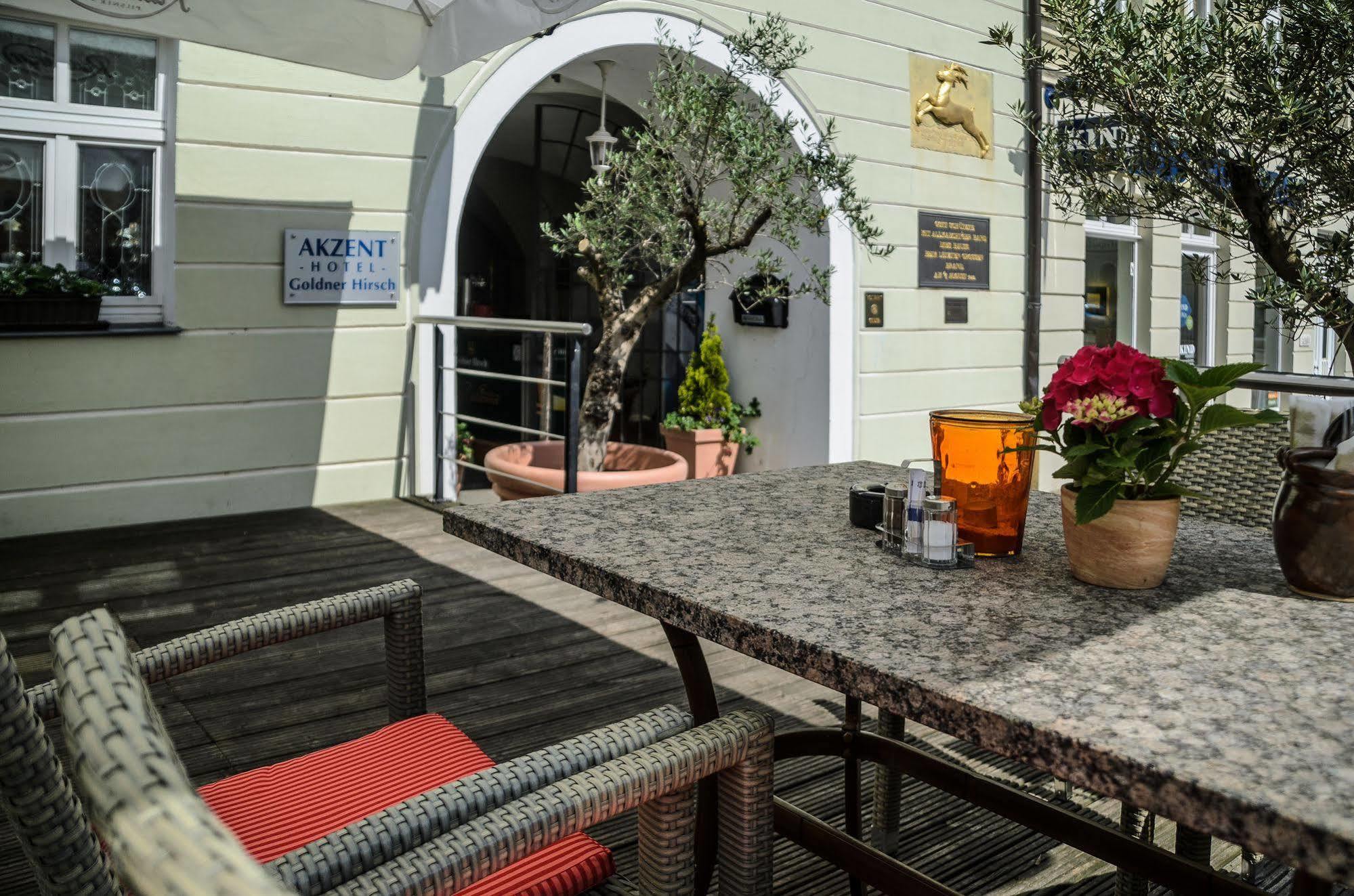 Akzent Hotel Goldner Hirsch Каменц Экстерьер фото