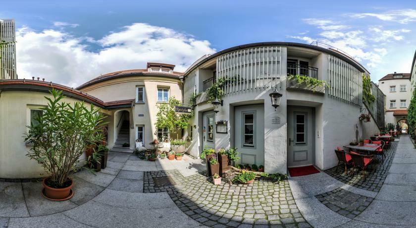 Akzent Hotel Goldner Hirsch Каменц Экстерьер фото